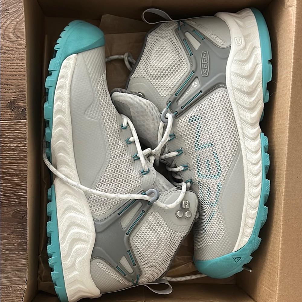 NIB Keen - Gray and Teal Hiking Boots
